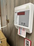 教室內冷氣插卡機故障(面板燈沒亮）