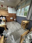 教室後面漏水